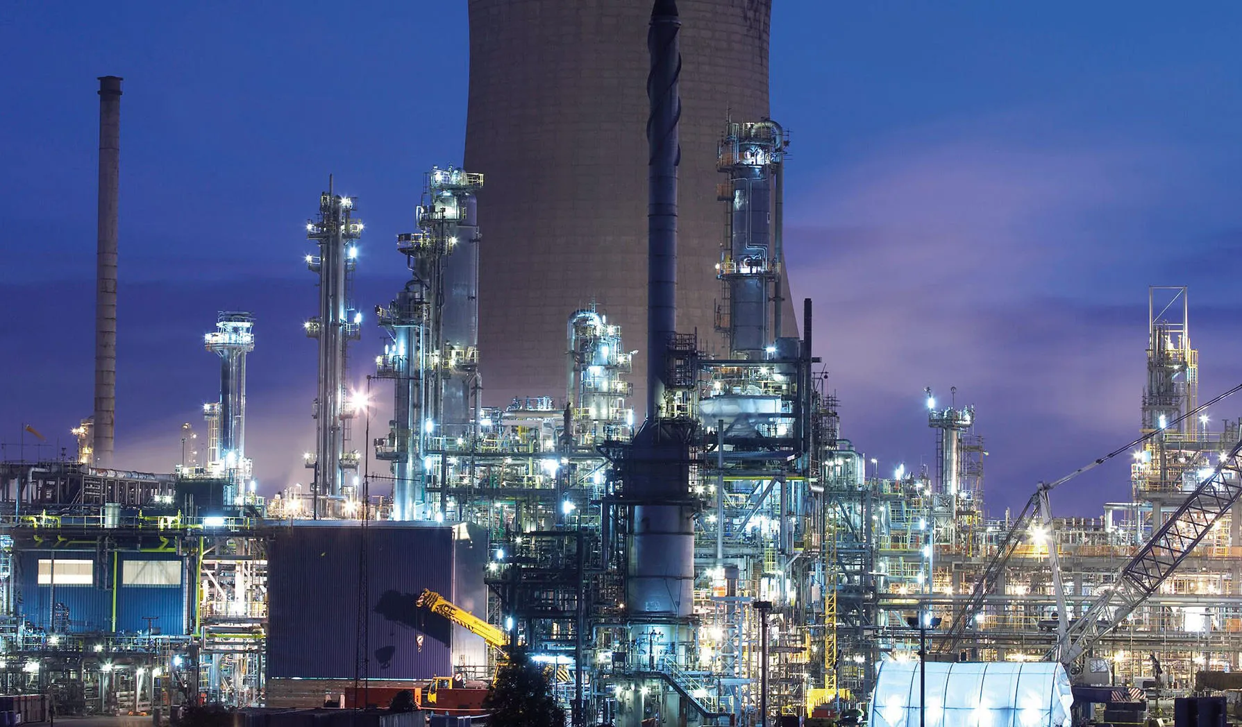 A petrochemical processing plant in Saltend at night